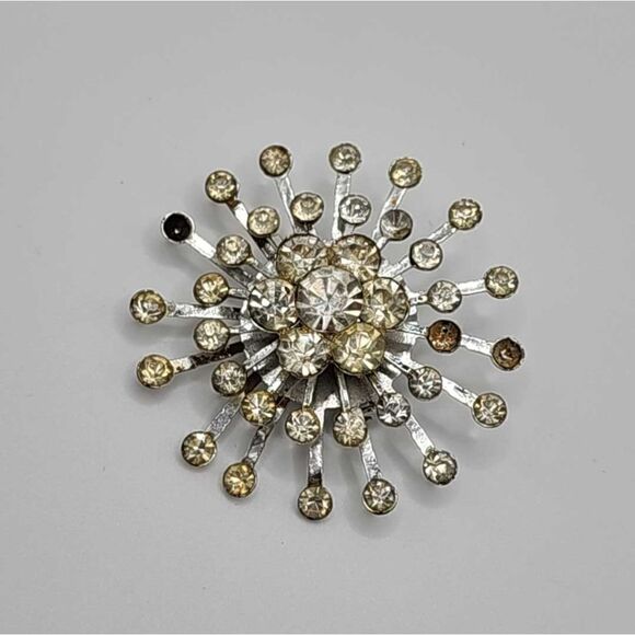 5/$25 Vintage silver rhinestone burst brooch - Picture 1 of 7